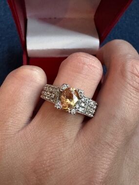 Stunning 925 Sterling Silver Peach stone 
CZ Rhinestones Ring Size 6